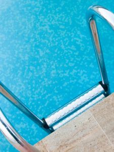 Swimming pool steps